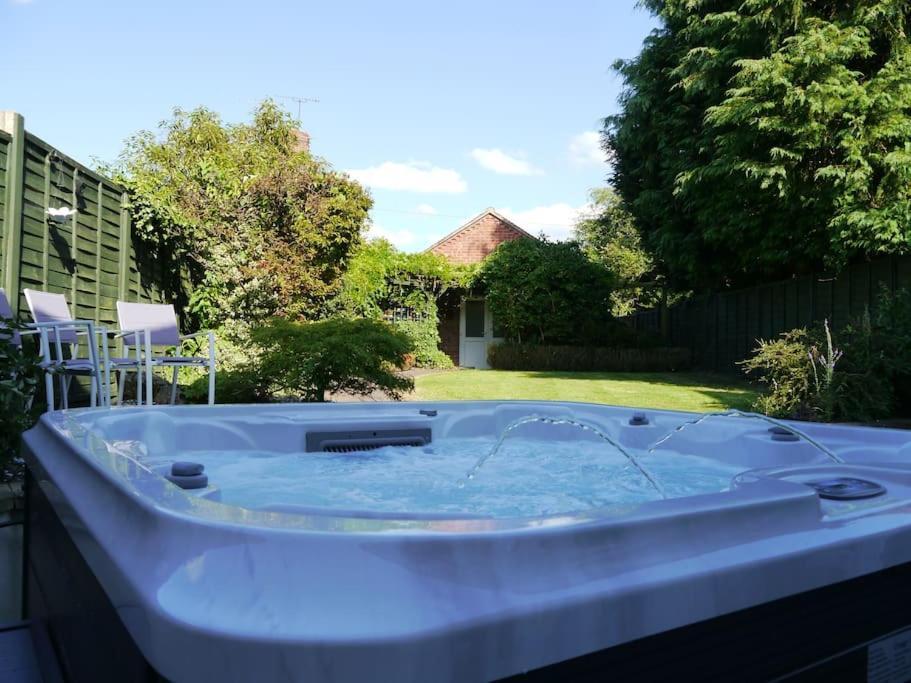 Lilac Cottage -Sleeps 8 -Hot Tub Aston Cantlow Exterior photo